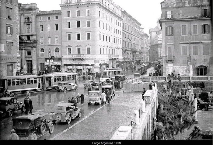 Largo di Torre Argentina, 1929
