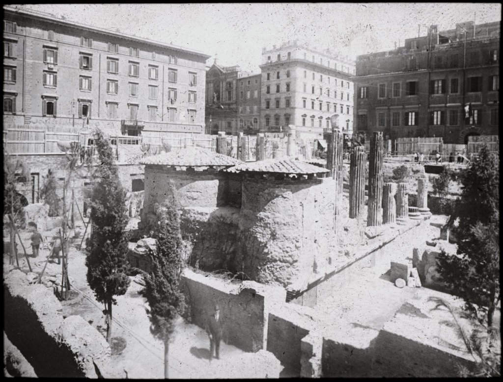 Largo Argentina - Panoramica 2
